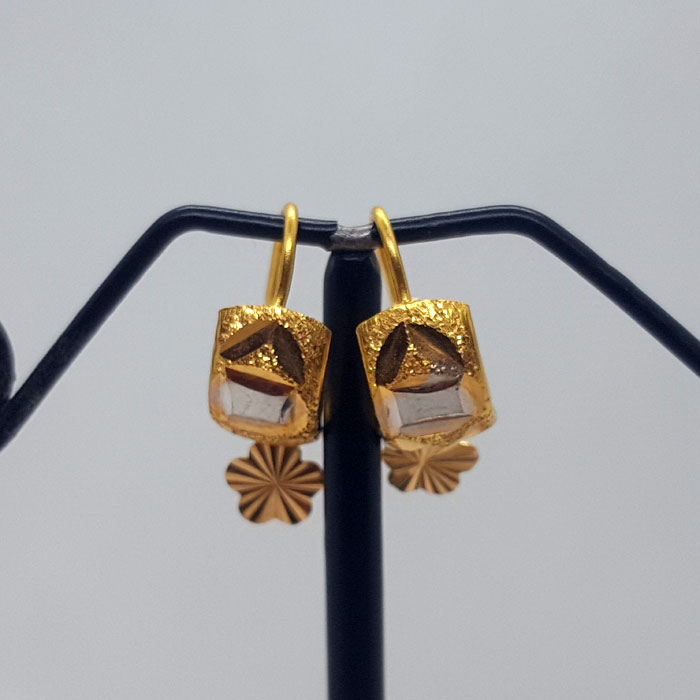 Stylish Gold Earring for Ladies