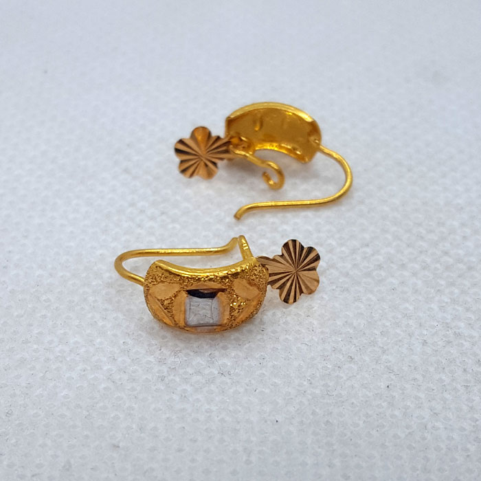 Stylish Gold Earring for Ladies