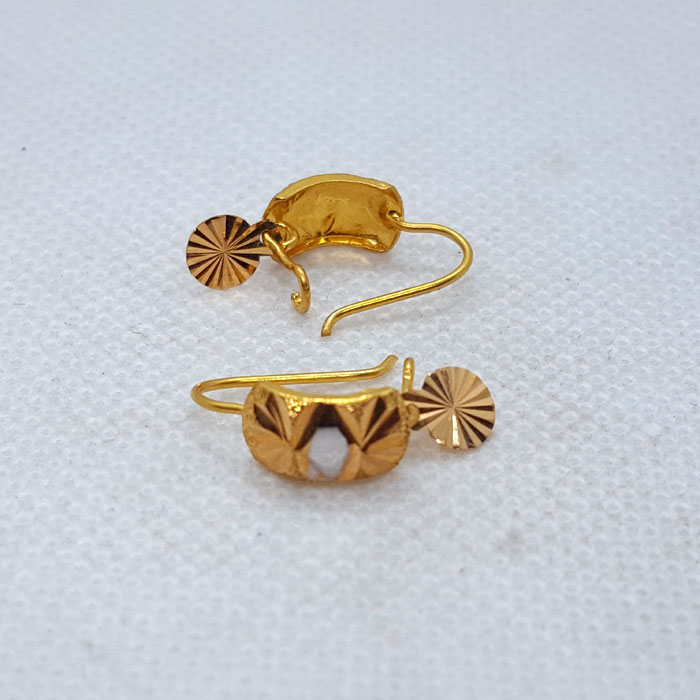 Gold Earring with Round 