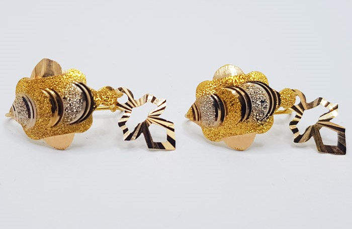 Graceful Golden Earrings for Ladies