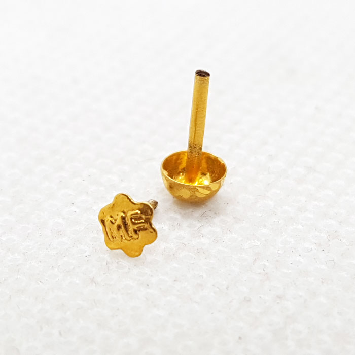 Cape Shape Gold Nose Pin without stone