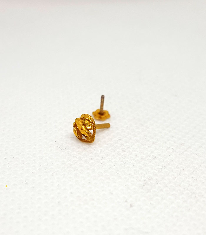 Heart Shape Gold Nose Pin