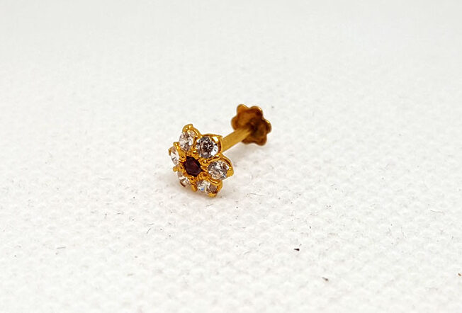 Flower Shape Nose Pin