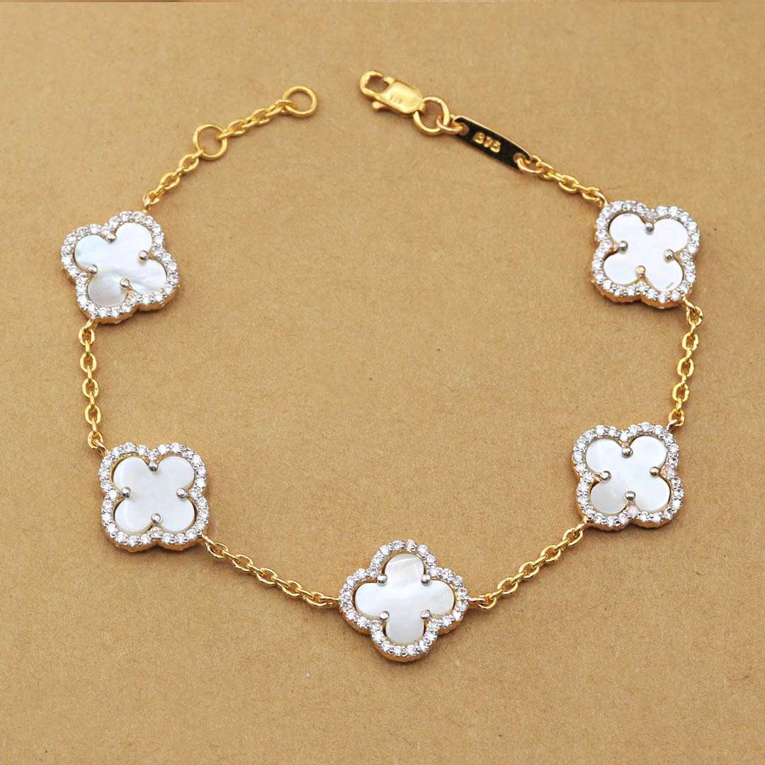 White Pearl Clover Leaf Gold Bracelet